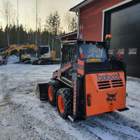Bobcat takaa